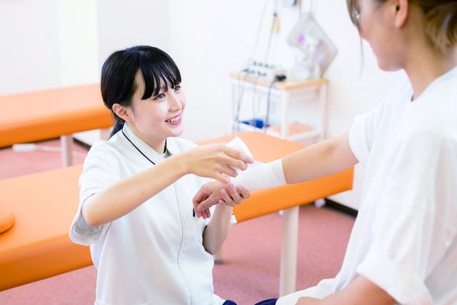 柔道整復科 Ⅰ部 骨折や脱臼、捻挫(ねんざ)など、ケガの施術ができる国家資格！