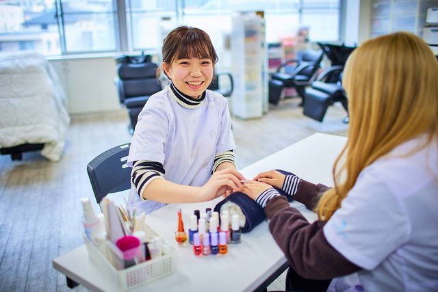 マリールイズ美容専門学校