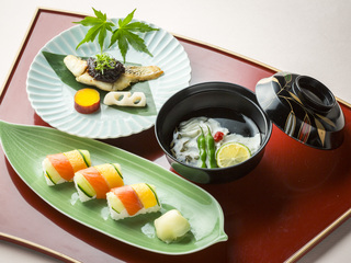 【日本料理】手綱寿司&スズキの香味焼きの画像