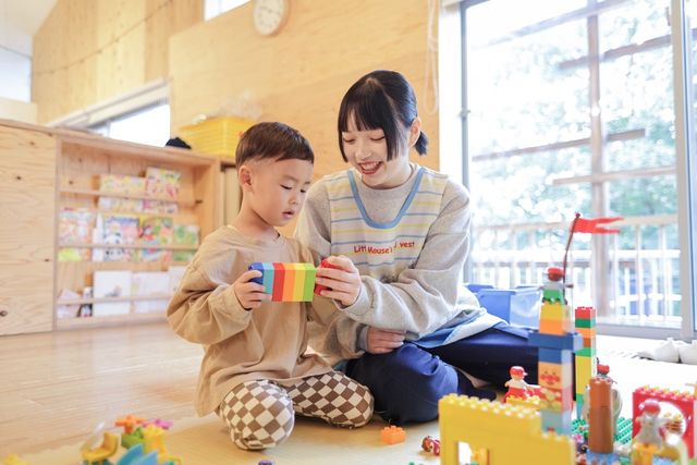 こども保育学科 保育士コース 最短2年間、週4日登校で保育士資格を卒業と同時に取得しよう！