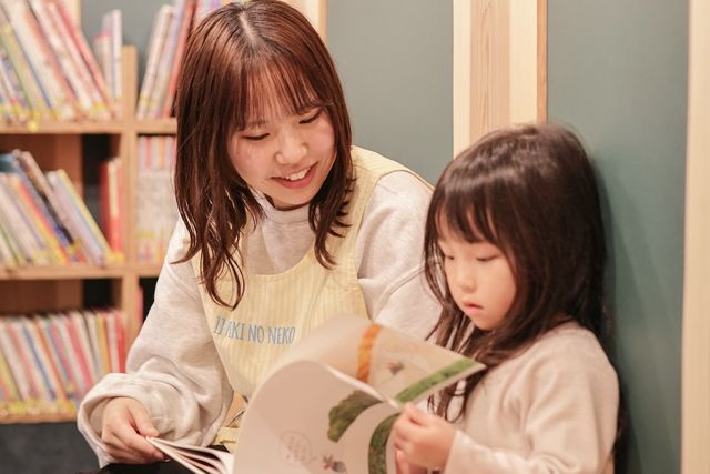 こども保育学科 幼稚園教諭・保育士・短大コース 幼稚園教諭・保育士・短大卒のトリプルライセンスを最短の2年間で卒業と同時に取得可能！