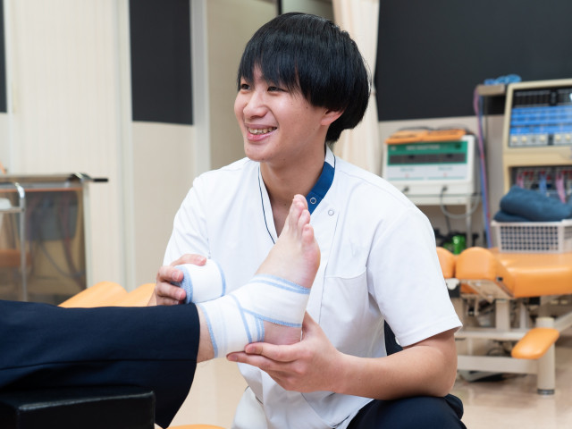 医療３年制学部＜専門士＞ 柔道整復学科 【昼間部】人が持つ自然治癒力を引き出し、医療・スポーツ・美容分野で活躍。独立開業できる国家資格。