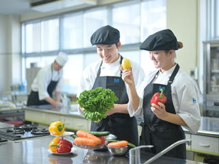 ライフデザイン学科 調理ビジネスコース 「いいね！」の笑顔があふれる食空間
