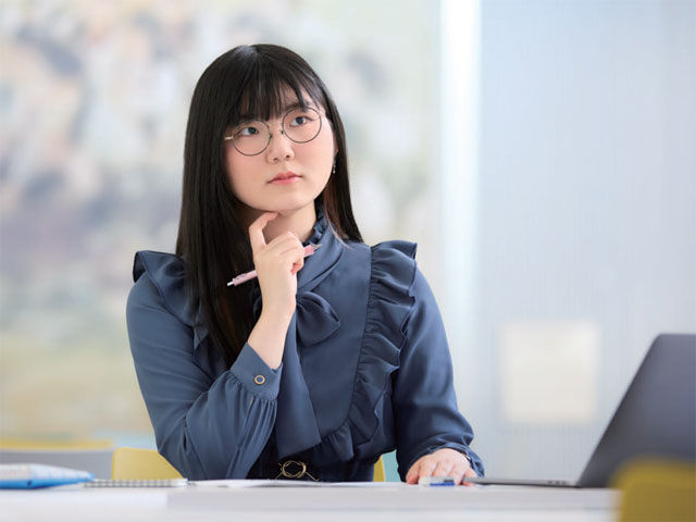 創造表現学部 創造表現学科 創作表現専攻 豊かな感性と表現力で“創造的作品”を生む。人の心を動かす“表現のエキスパート”に
