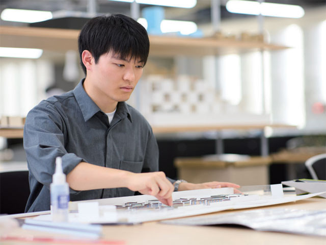 建築学部 建築学科 社会、まち、建築、インテリア、人 すべてのつながりで生活は成り立つ