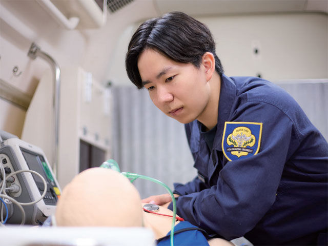 健康医療科学部 スポーツ･健康医科学科 救急救命学専攻 救急医療のさまざまな場において地域社会に貢献する専門職“救急救命士”を養成します