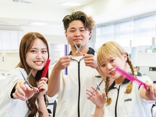 美容総合科 髪を通じてお客様の魅力を引き出し、心までも豊かにするのが美容師の仕事。