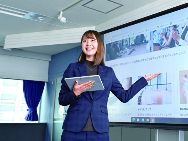 国際ビジネス科 ビジネス、スポーツ、ファッション分野で世界をリードする。語学力とICT/AIリテラシーを身につける。