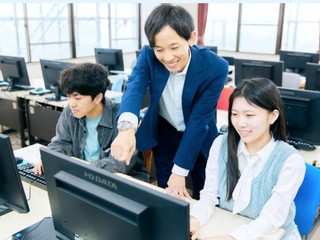 デジタルイノベーション学科 プロダクトエキスパートコース（旧：SEマスターコース） 実践で学ぶ、創造力と発信力の育成プログラム