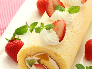 可愛いフルーツロールケーキ【調理師科】の画像