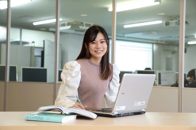 大阪情報専門学校