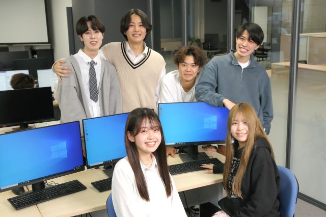 大学併修学科 AIシステム専攻 コンピュータの基礎から学び、IT社会の頼れるリーダーに！