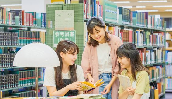 学芸学部 日本語日本文学科 日本語教員など、各種教員をめざせる