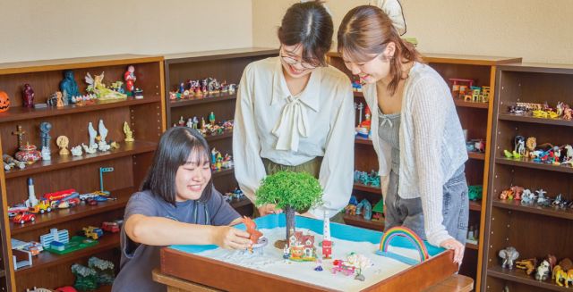 人間社会学部 人間心理学科 体験型学修を重視　公認心理師・社会福祉士に対応