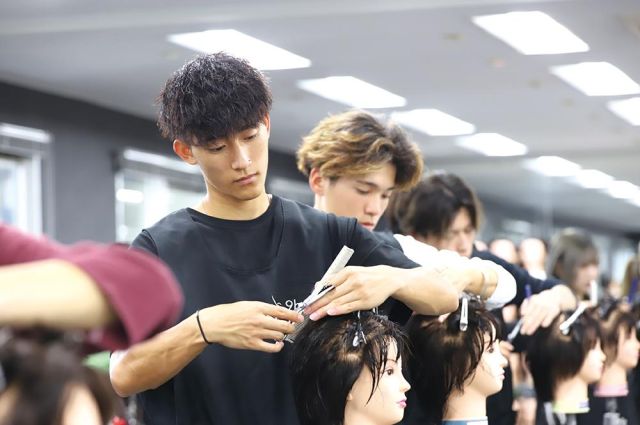美容科 トップスタイリストコース サロンで即戦力として活躍できるスキルを身につける！