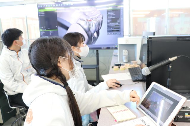 埼玉歯科技工士専門学校