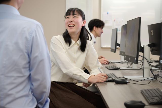 情報処理科 短期集中で実践力を高めIT専門家を目指す