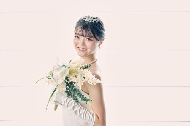 昼間部 国際ホテル学科 ブライダル科 ホテルとブライダルの両方を学んで結婚式のプロをめざす