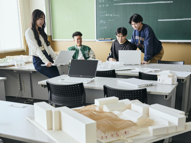 建築デジタルデザイン学科 最新のデジタル技術を活用した設計を学ぶ。