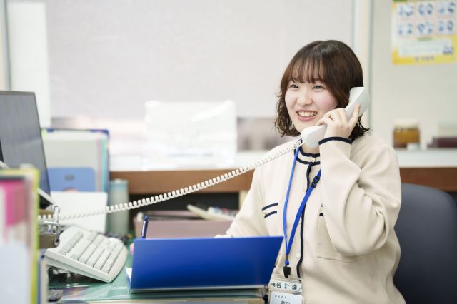 総合公務員科 公務員総合専攻（２年課程） より広い範囲の公務員を目指す総合公務員専攻