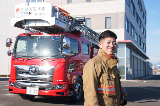 総合公務員科 警察官・消防官コ専攻（1年・2年課程） 地域・社会の安全を守るべく、学力・体力すべてパーフェクトを目指します！