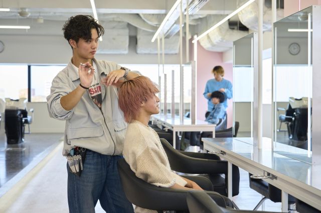 美容師科 現場型授業で活躍するスタイリストを目指す！