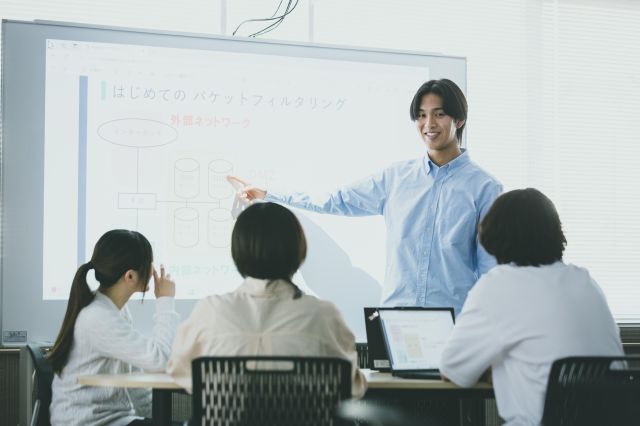 大学併修学科 大学併修誕生から30年の実績 IT実践力を備えた大学生になる