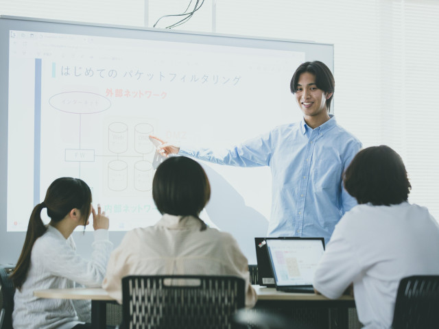 大学併修学科 大学併修誕生から30年の実績 IT実践力を備えた大学生になる