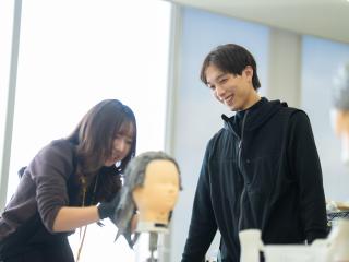 ◆  サロン経験が豊富でスタイリスト経験者ばかりの魅力的な先生たち ◆