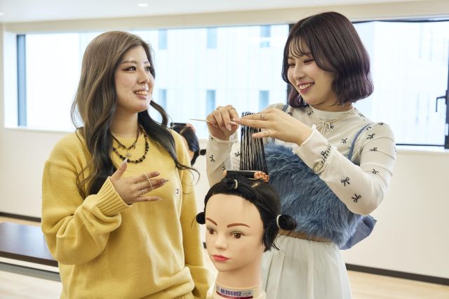 美容師科通信課程(付帯教育)※ヘアメイク科全員対象、トータルビューティ科希望者のみ 高い合格率で美容師免許取得をサポート！