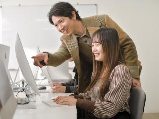 現場重視のデジタル授業が満載！