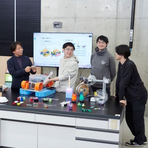 技能工芸学部 情報メカトロニクス学科 AI、ロボット、DXの利活用を担うエンジニアを育成し、社会課題をテクノロジーで解決できる人材を育成