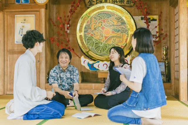 人間科学部 心理コミュニケーション学科 コミュニケーション分野 社会の仕組みを解き明かし、 コミュニケーションを理解する