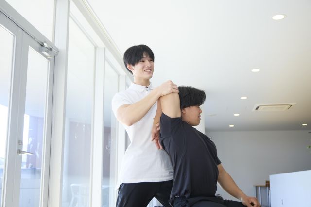 人間科学部 人間健康科学科 食、からだ、こころと 「健康」をテーマに幅広く学ぶ