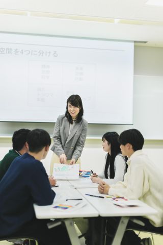 人間科学部 人間健康科学科 こころの健康分野 こころの健康とともに 疾病と予防について学ぶ