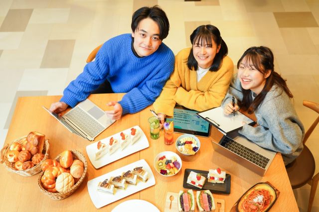 フードプロデュース科 １年で経営と実践力を身に付け卒業後の開業を目指す！