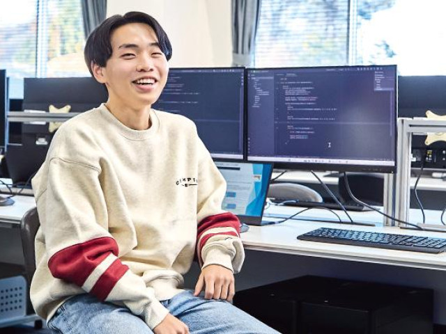 情報システム学科 情報システムコース（2年制・3年制） システム開発のノウハウを徹底習得