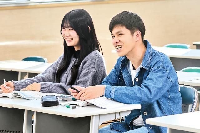 会計ビジネス学科 会計ビジネスコース（2年制） 基礎から高難度資格まで、企業会計の仕組みを学ぶ