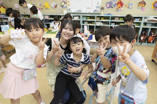 第二部幼稚園教員・保育士養成科 助手勤務をしながら、幼稚園教諭二種免許状と保育士の2つの資格が取得できる即戦力コース