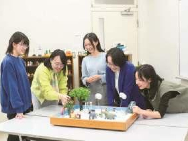 総合福祉学部 実践心理学科 医療・学校・福祉・企業など社会のニーズに応える心理学のプロフェッショナルを養成