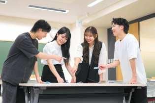 経営学部 経営学科 企業や⾃治体と連携した体験型学習を通して、経営の⼒を身につける