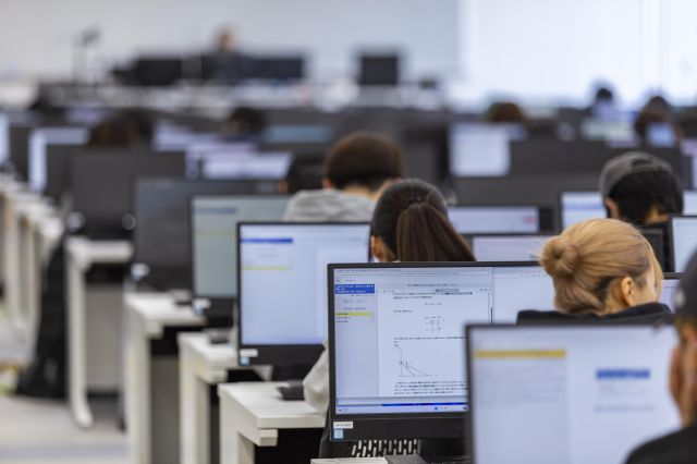 ライフデザイン学部 経営デザイン学科 社会のさまざまな局面に対応する経営の知識を学び より良い社会を構築する実践力を身につける！