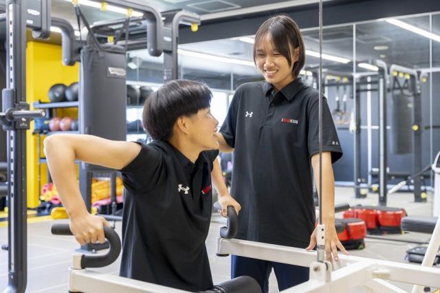 プロスポーツトレーナー科 パーソナルトレーナーコース アスリートから一般の方までさまざまなニーズに応えられるパーソナルトレーナーをめざす