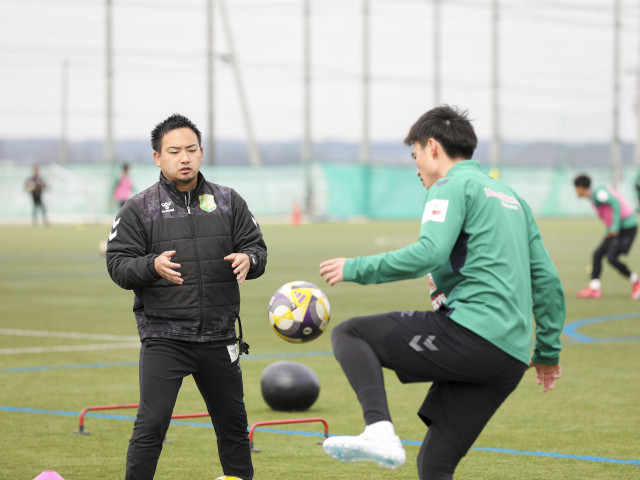 柔道整復科 Ⅰ部 柔整スポーツコース ケガの施術ができるスポーツトレーナーを目指す方必見！柔道整復師＆ JATI認定トレーニング指導者のWライセンスを取得することで専門的な知識や技術が学べます。