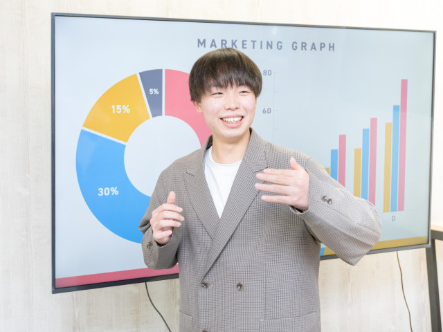 ネット動画クリエイター学科 Webマーケティング専攻 Webを駆使して集めた情報や数値から ユーザーニーズを知り、解析スキルを身につける!