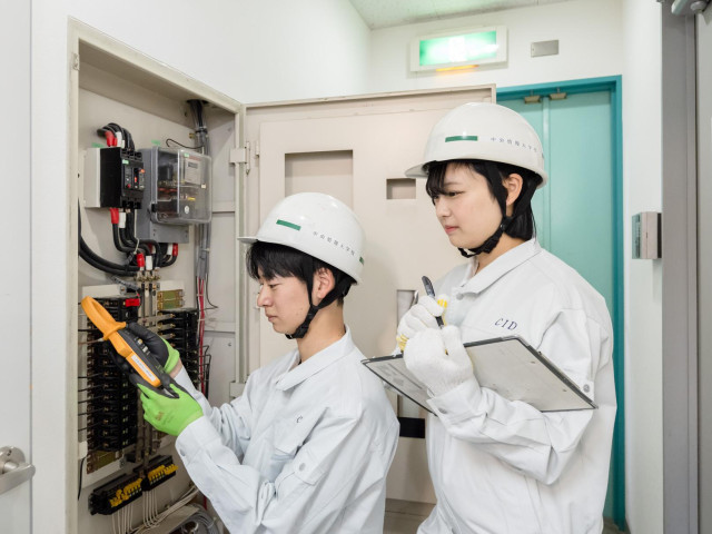電気通信学科 電気主任技術者専攻（1年制・10月入学） 国家資格『第三種電気主任技術者』の 取得を短期間で目指す!