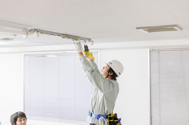 電気通信学科 電気工事士専攻（2年制） 「電気工事士」をはじめとする様々な国家資格取得を目指す!