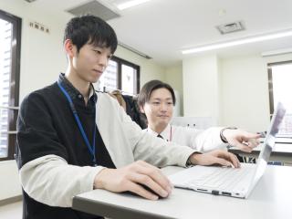 少人数制でしっかりサポート！経験豊富な教員が技術指導