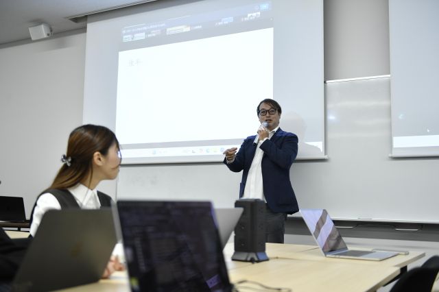 データサイエンス学部 データサイエンス学科 ビッグデータ×AI（人工知能）×アイデアで新たな価値を創造する人材を育成する