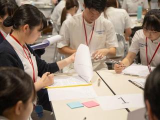 豊かな教養と高度な専門知識、実践力を兼ね備えたスペシャリスト教育を目指します